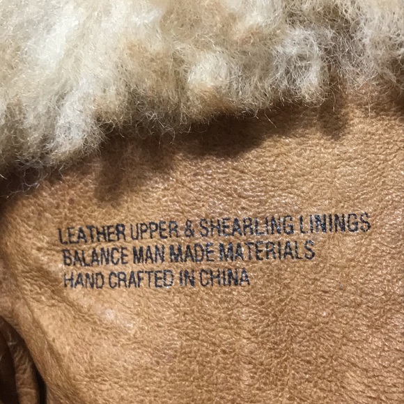 🐬 BORN Brown Leather Shearing Cuff Boots - Picture 8 of 16